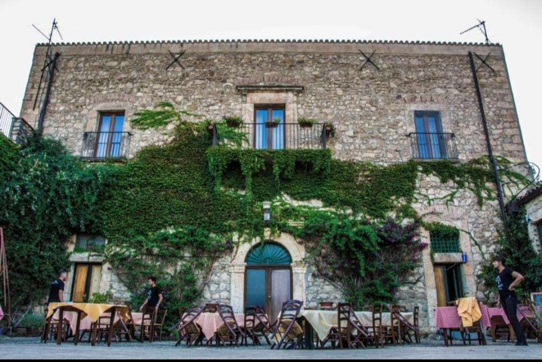 Agriturismo Feudo Tudia Landro Bagian luar foto